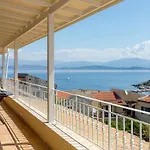 Solaris Methea- Luxury Central Villa By The Castle