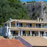Solaris Methea- Luxury Central Villa By The Castle