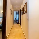 Solaris Methea- Luxury Central Villa By The Castle